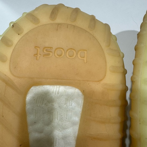 Adidas Yeezy 350 Yellow - Picture 5 of 6